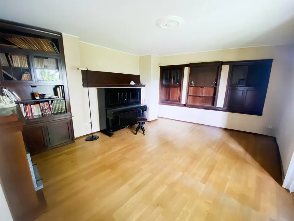 Tessiner Haus aus dem 15. Jahrhundert mit 15 Räumen und Entwicklungspotenzial