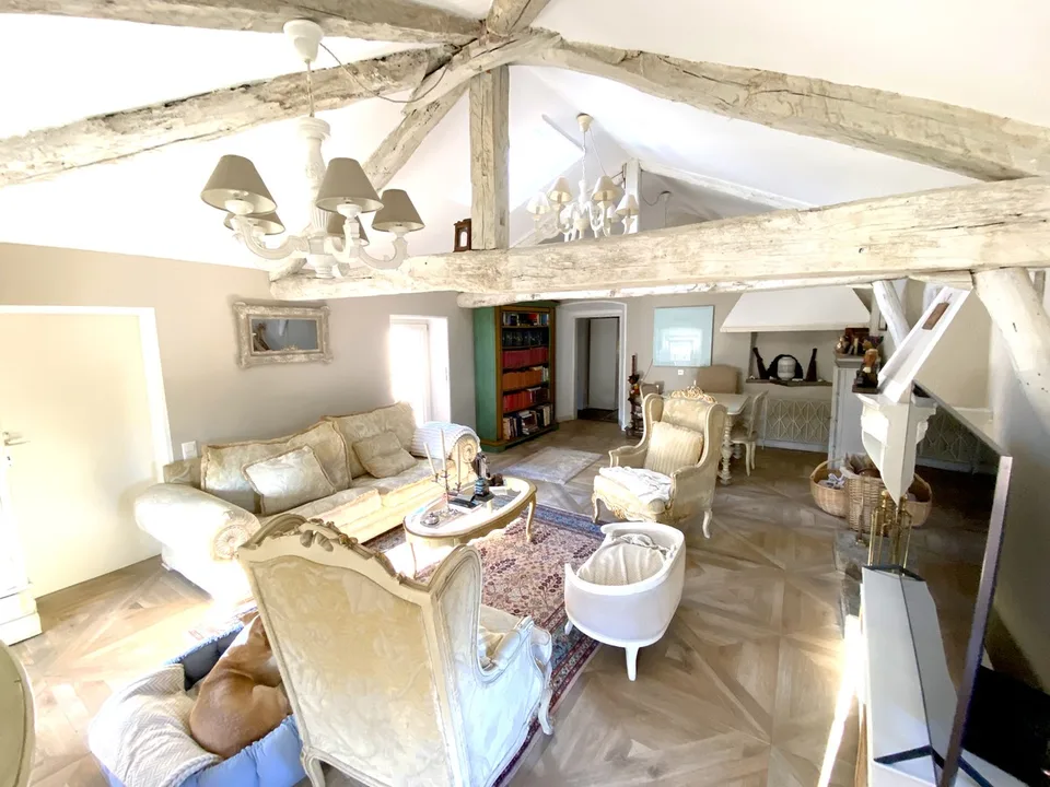 Appartement mit 4 Zimmern, Charme und Panoramaturm