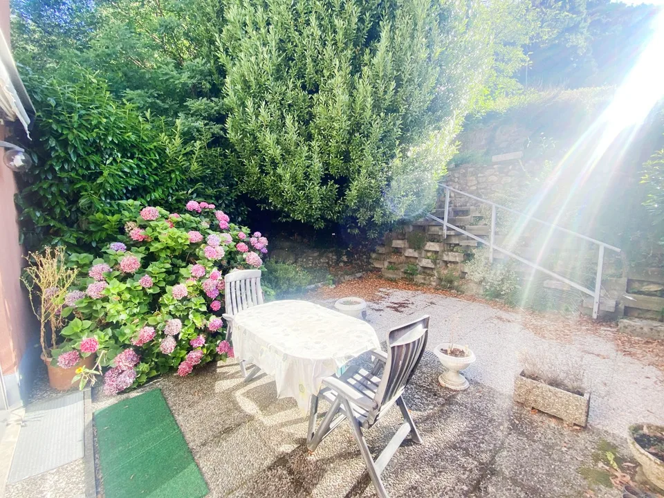 Semi-detached house with 4.5 rooms, garden and duplex living room
