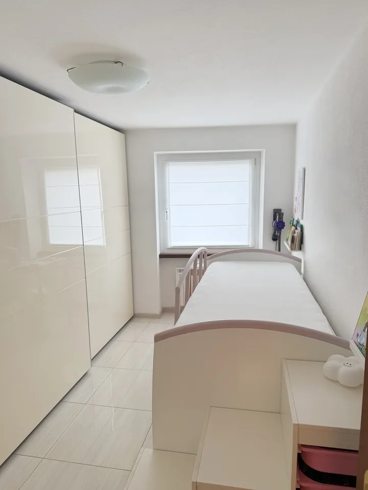 Schönes Haus 6,5 mit Renovierung in mittlerem bis hohem Standard mit Garten.