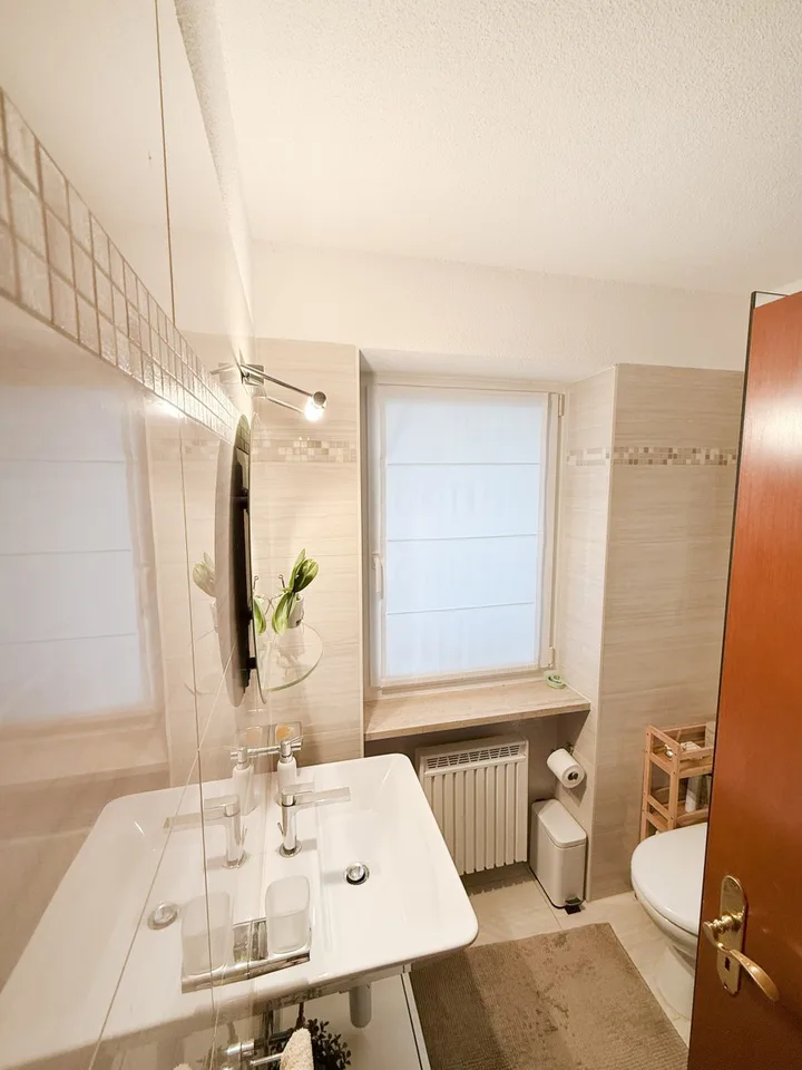 Schönes Haus 6,5 mit Renovierung in mittlerem bis hohem Standard mit Garten.