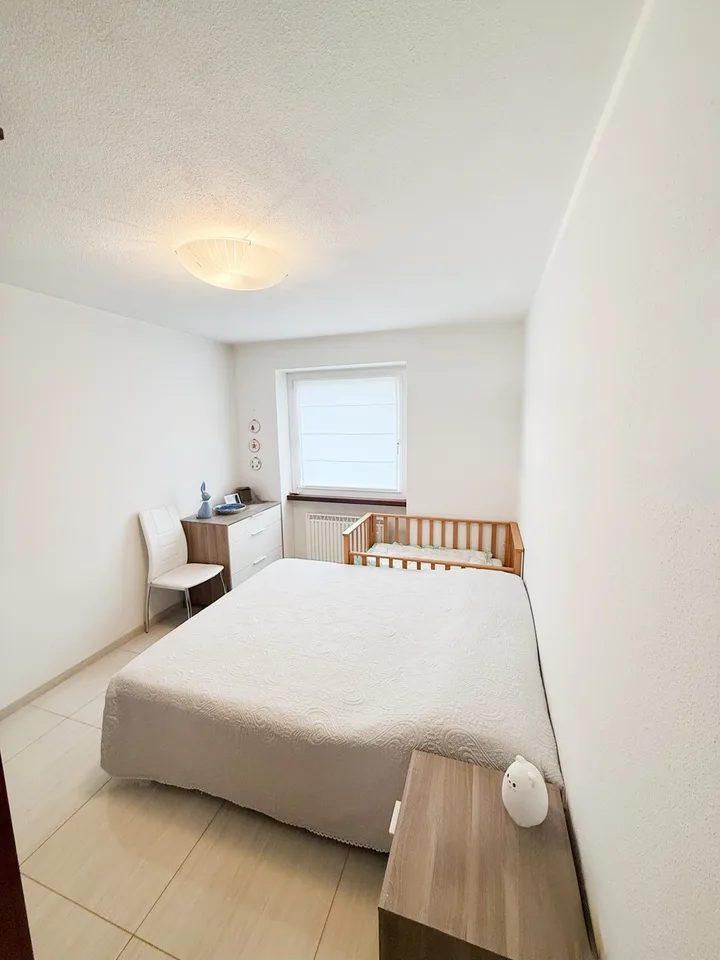 Schönes Haus 6,5 mit Renovierung in mittlerem bis hohem Standard mit Garten.