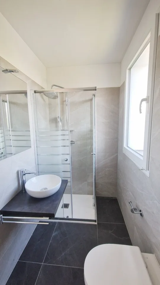 Nouvel appartement 2,5 pièces avec balcon couvert et vue dégagée