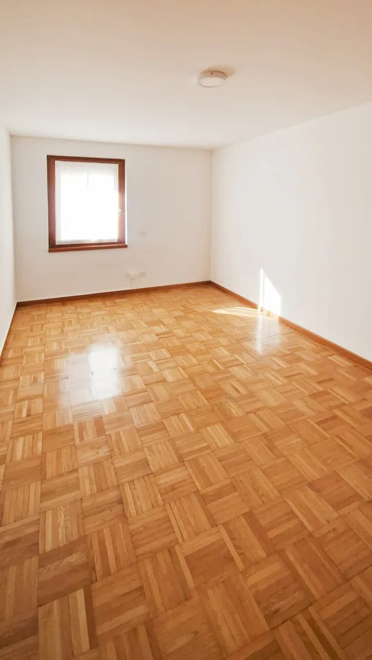 Schönes Haus 5,5 mit wunderschöner Wohnzone und großem Garten.