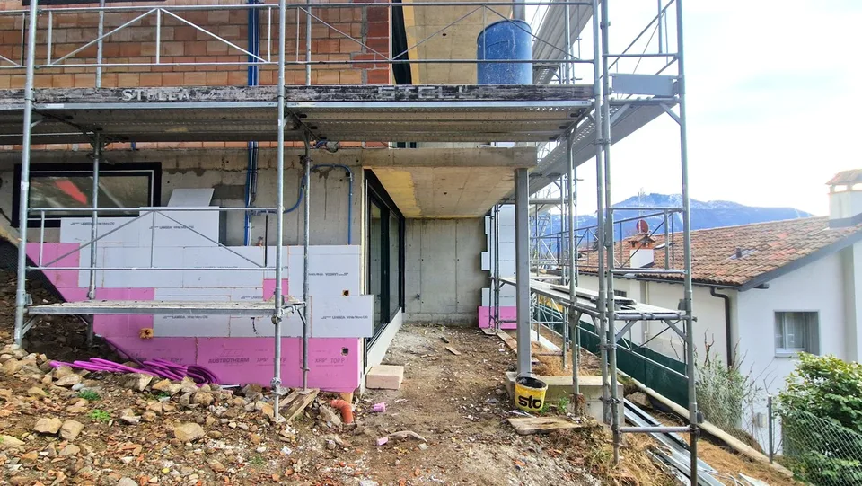 Neue 4,5-Zimmer-Wohnung im modernen Stil mit Veranda und großem privatem Garten