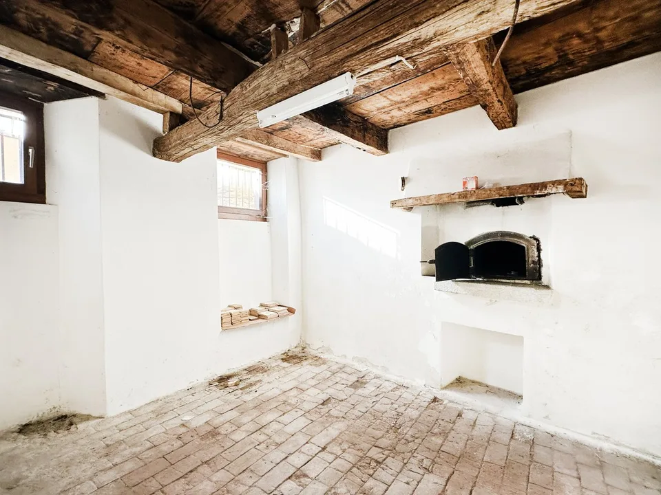 Affascinante casa bifamiliare ticinese da riattare con due unità 3,5