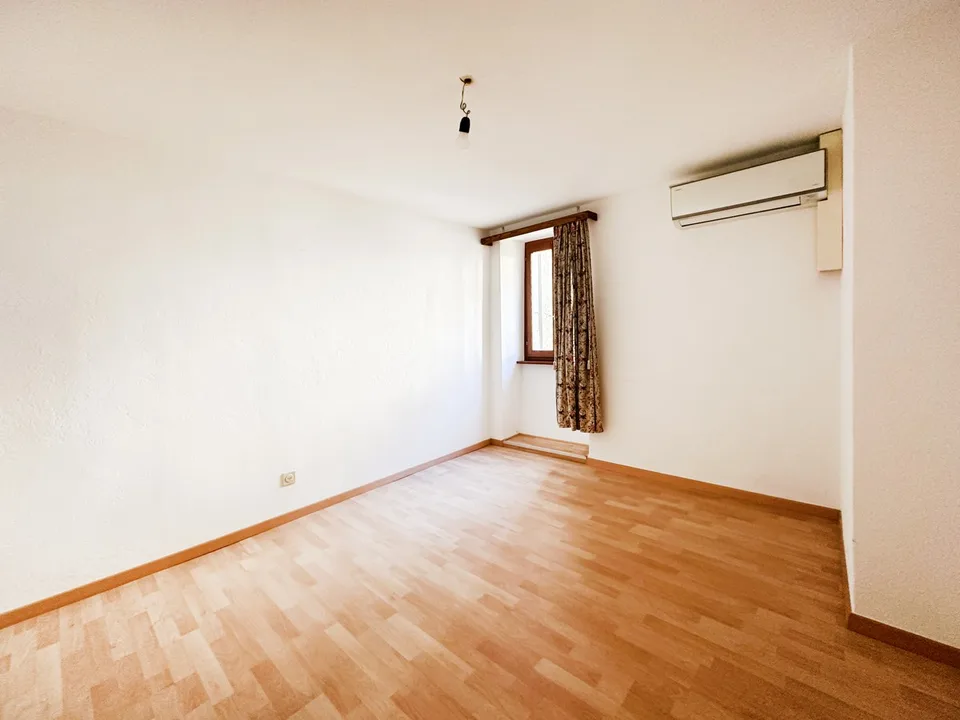 Affascinante casa bifamiliare ticinese da riattare con due unità 3,5