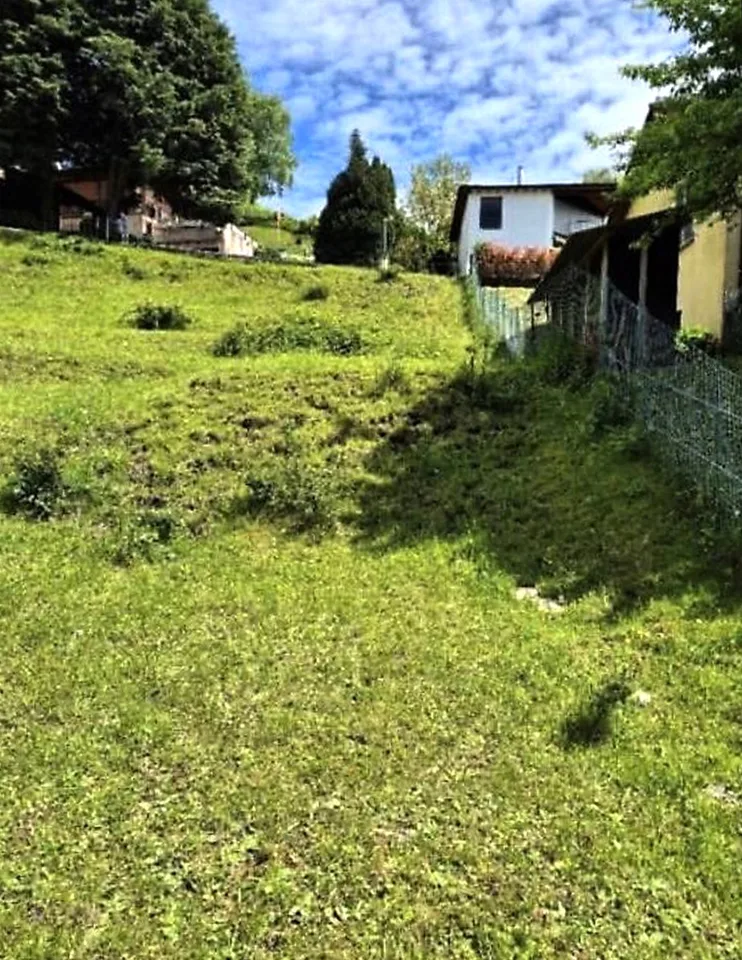 Bauland von 1008 m² mit schöner Aussicht auf das Tal