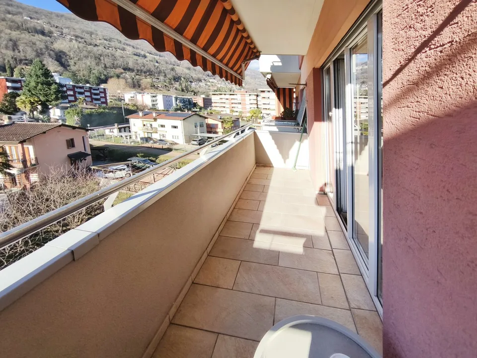 Raffiniertes 1,5-Zimmer-Apartment mit Balkon und neuer Küche