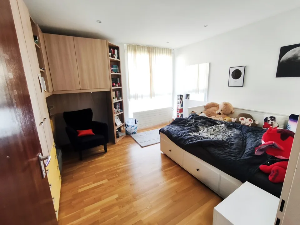 Einfamilienhaus 5,5 mit Garten und Gewerbeflächen