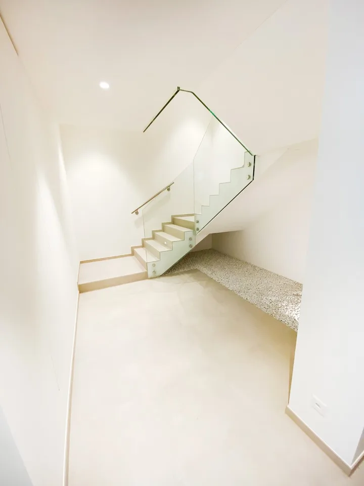 Elegante nouvel appartement 2,5 pièces de haut standing avec jardin privé.