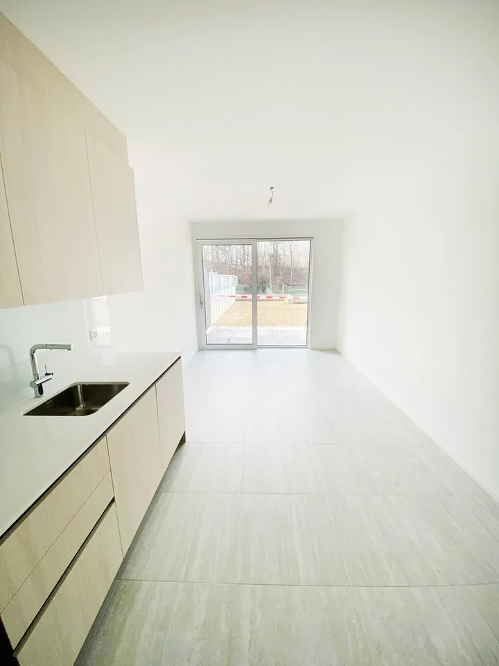 Elegante nouvel appartement 2,5 pièces de haut standing avec jardin privé.