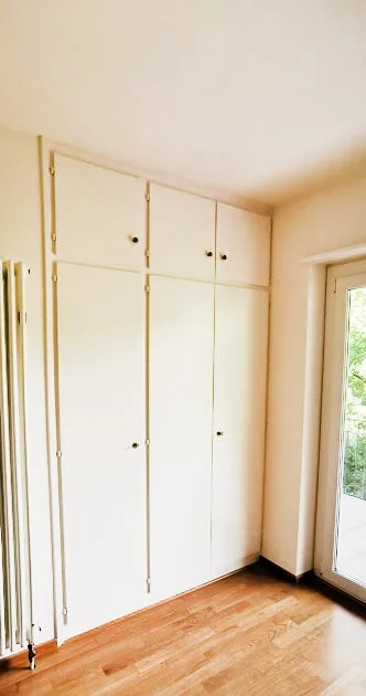 Haus mit 5,5 Zimmern in Renovierungsphase mit Kamin und Terrasse.