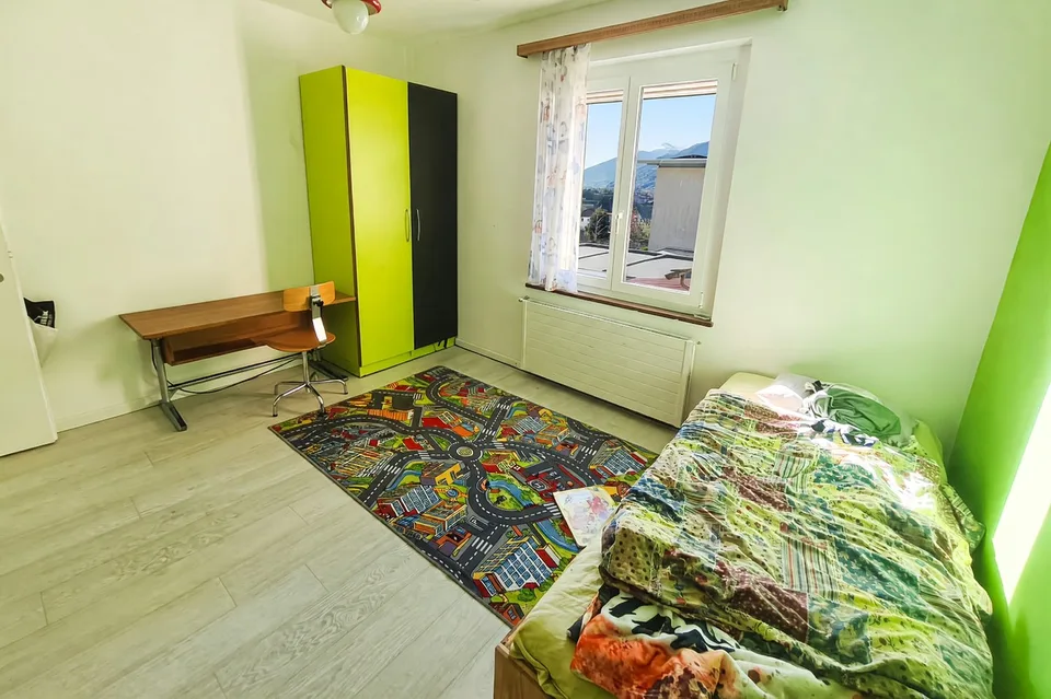 Schöne 5,5-Zimmer-Villa mit großem Garten und Grotte mit Kamin