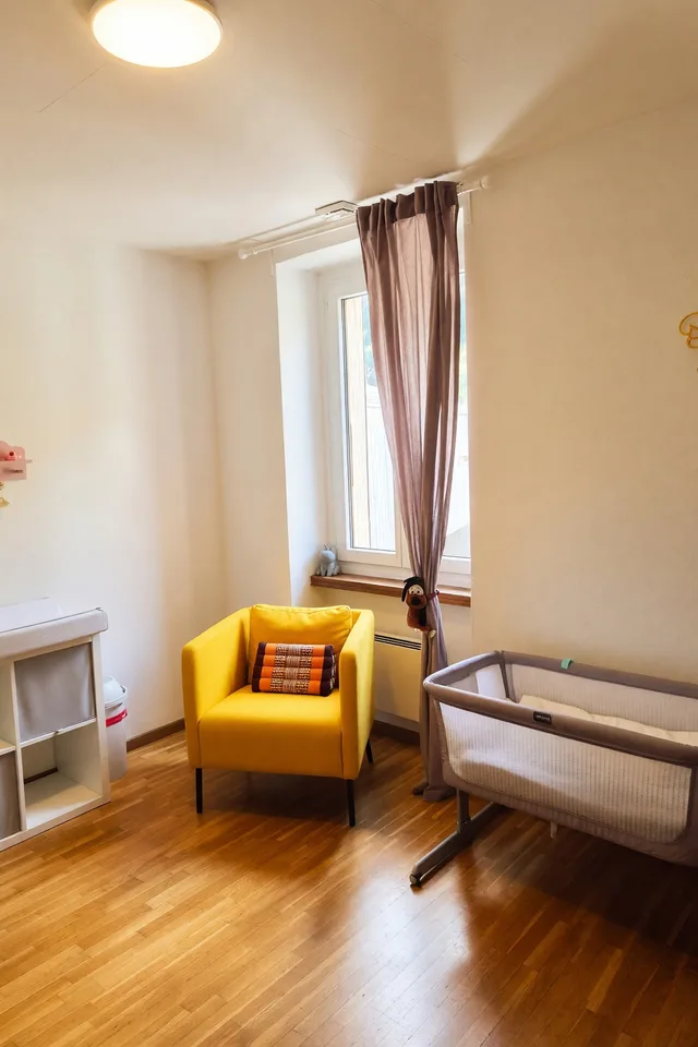 Duplex 5,5 Zimmer hell mit Balkon und Dachgeschoss