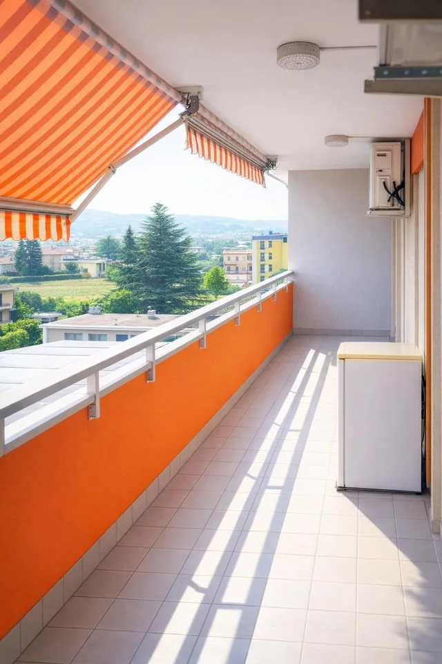 Sechster Stock 4,5 renoviert mit sehr großer Panoramaterrasse.