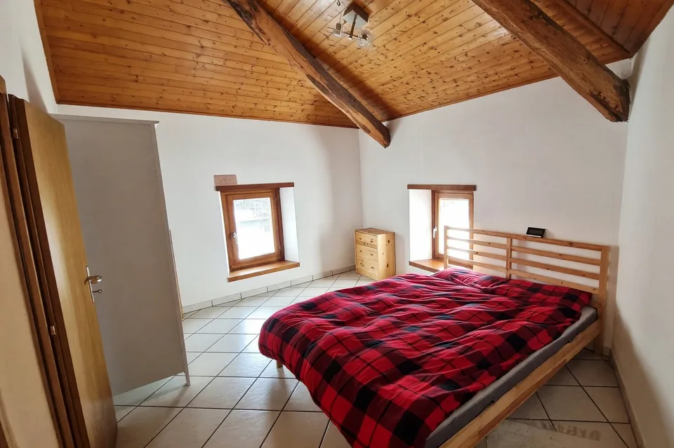 Schönes Einfamilienhaus mit 3,5 Zimmern zu einem interessanten Preis und mit interessanten Nebenkosten.