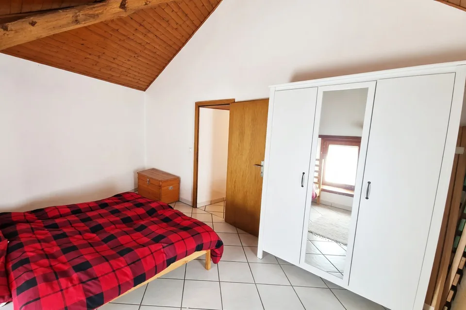 Schönes Einfamilienhaus mit 3,5 Zimmern zu einem interessanten Preis und mit interessanten Nebenkosten.