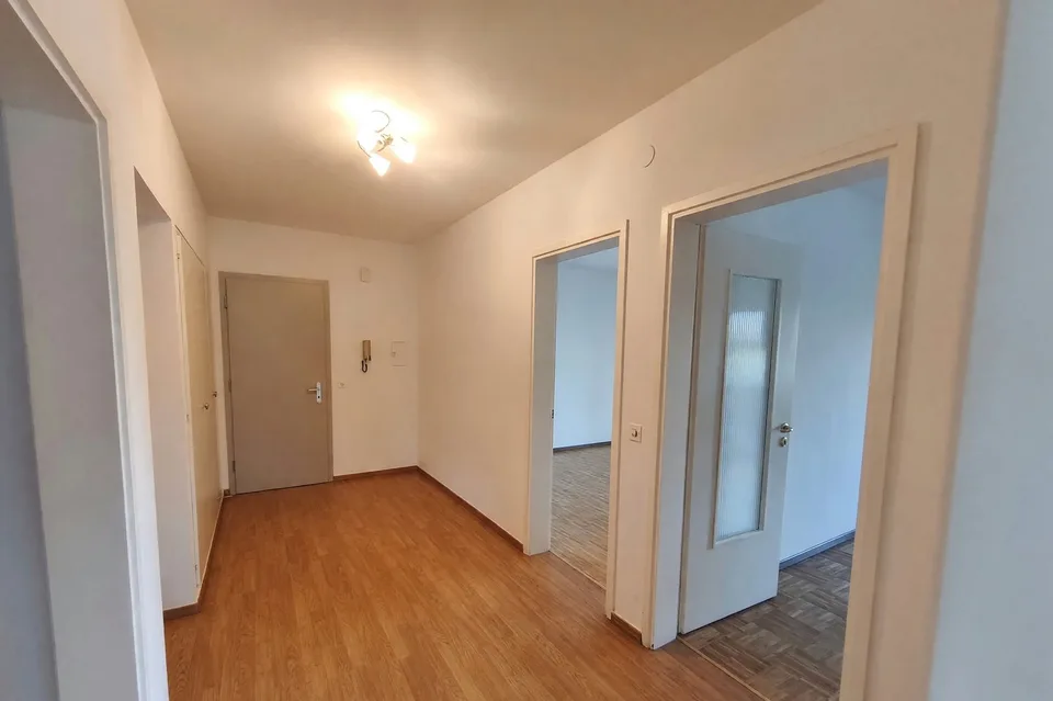Geräumige 4,5-Zimmer-Wohnung mit zwei Terrassen, schöner Aussicht und Wohnküche