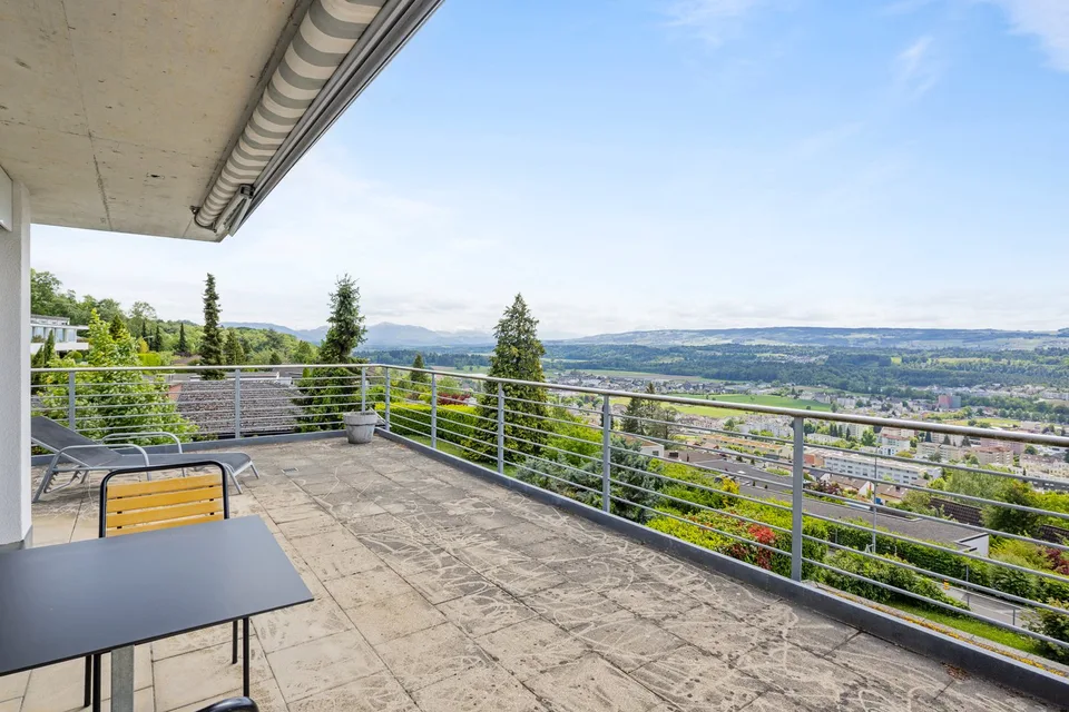 Dream home with unobstructable views and large terrace