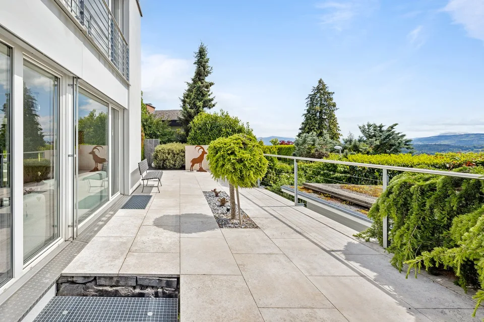 Dream home with unobstructable views and large terrace