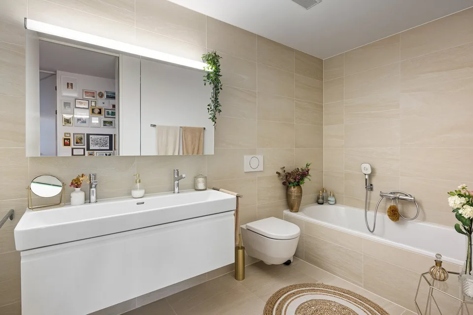 Grosszügiges Wohnen mit Terrasse und Potenzial für ein weiteres Zimmer