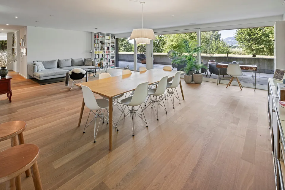 Grosszügiges Wohnen mit Terrasse und Potenzial für ein weiteres Zimmer