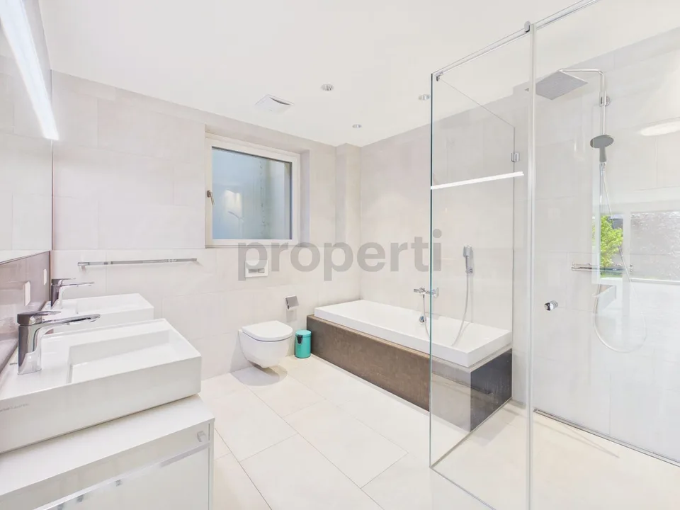Urban elegance and exclusive living experience in the sought-after Hamberger Park
