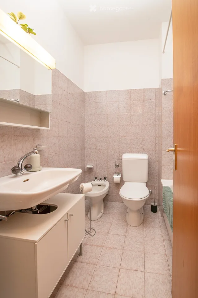 Apartment with balcony next to Lugano Station