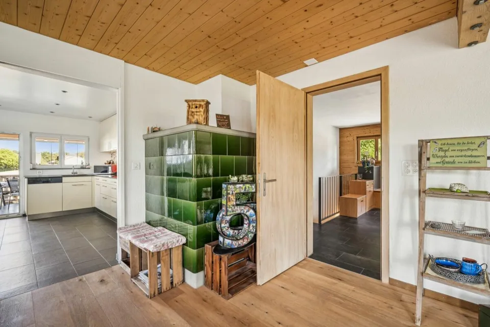Attraktives 5,5-Zimmer Chalet in Mörigen BE mit Sicht auf den Bielersee