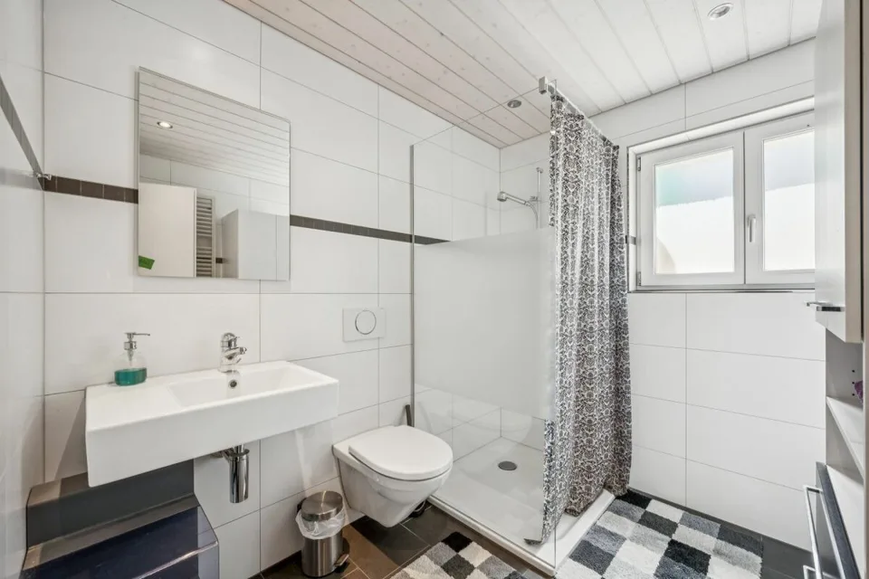 Attraktives 5,5-Zimmer Chalet in Mörigen BE mit Sicht auf den Bielersee