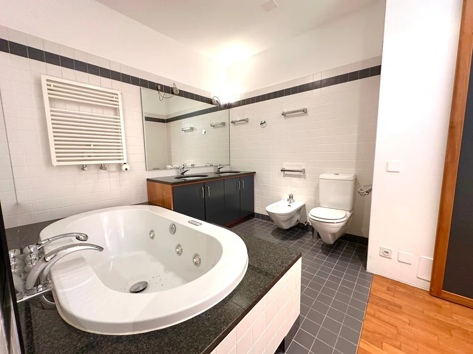 Elegante Residenza Familiare 4.5 Zimmer con Moderni Comfort