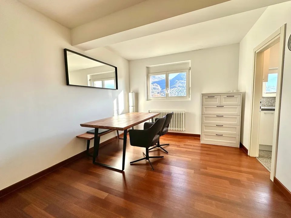 Villa Soleggiata con Vista Mozzafiato