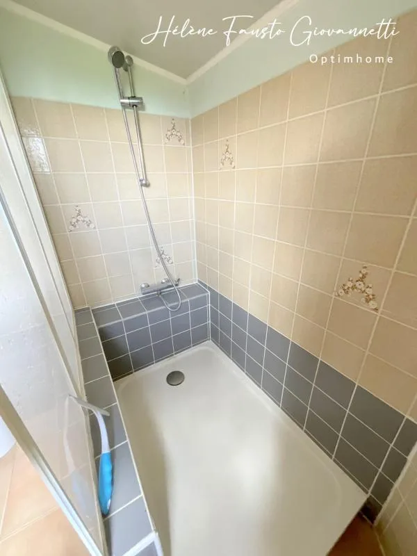 Appartement 3 pièces avec jardin privatif, terrasse vue montagne et