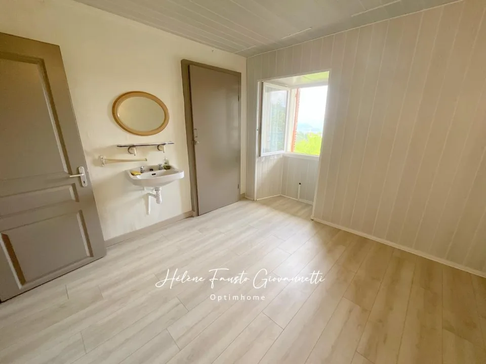 Appartement 3 pièces avec jardin privatif, terrasse vue montagne et