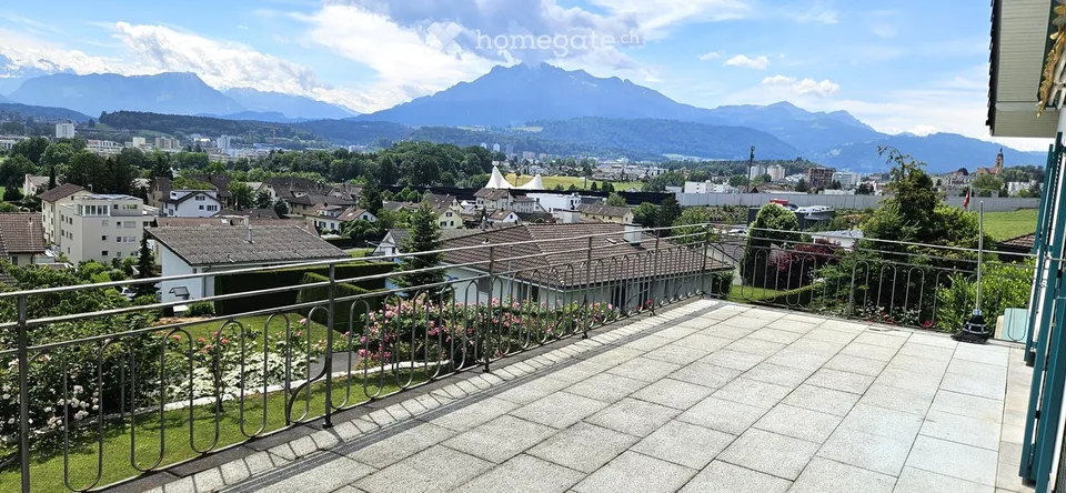 4-Zimmer-Wohnung mit grosser Terrasse und Panoramasicht in die Voralpen
