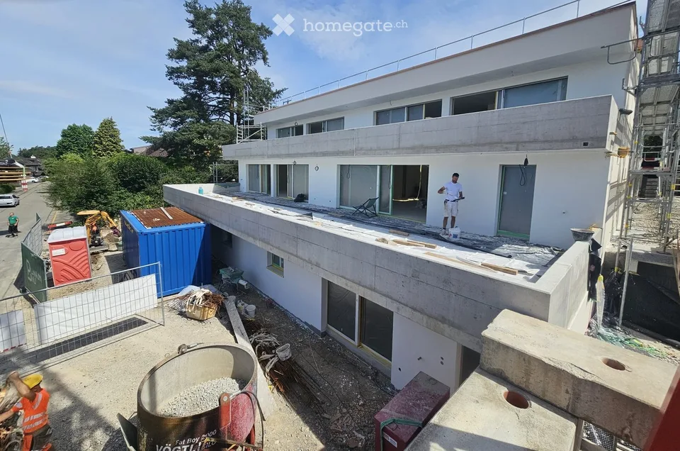 2 appartements neufs à Grüt (Gossau ZH) à louer avec entrée de maison privée et grand espace de séjour