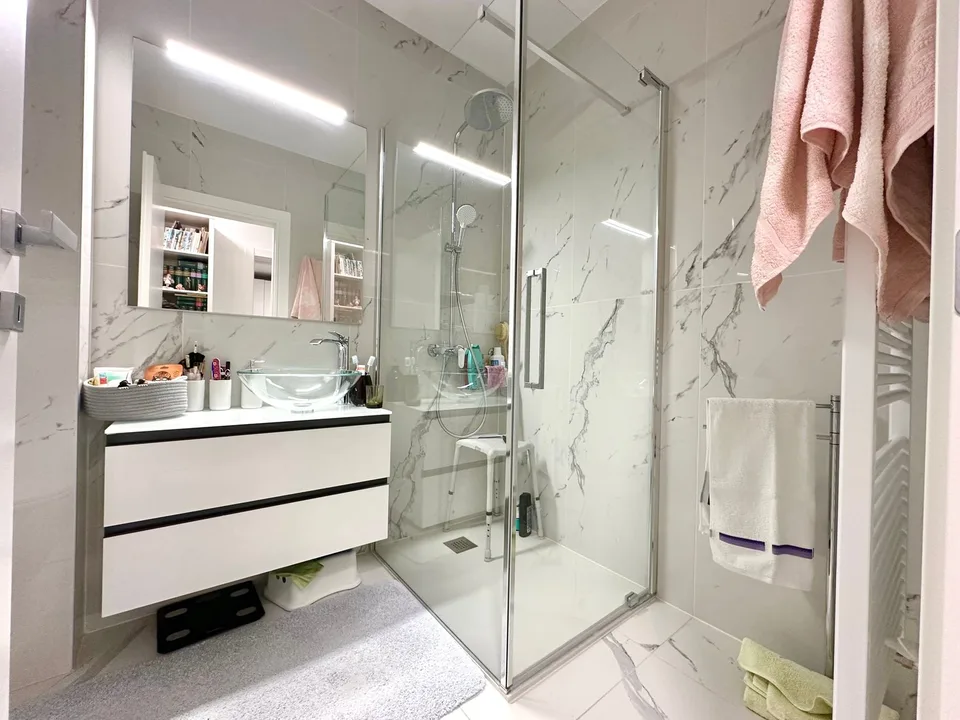 Appartement moderne avec 3,5 pièces à Coldrerio, canton de TI