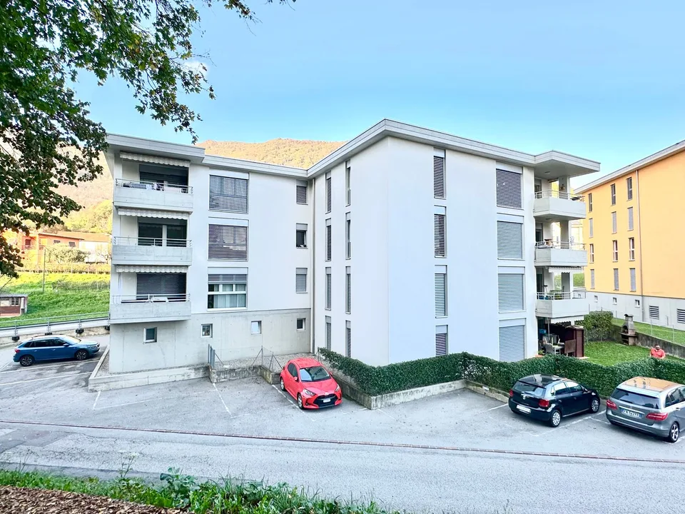 Appartement élégant de 4.5 pièces avec équipements modernes à Castel San Pietro