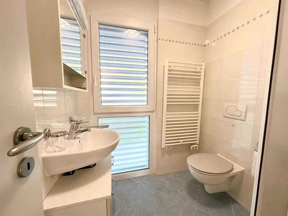 Appartement élégant de 4.5 pièces avec équipements modernes à Castel San Pietro