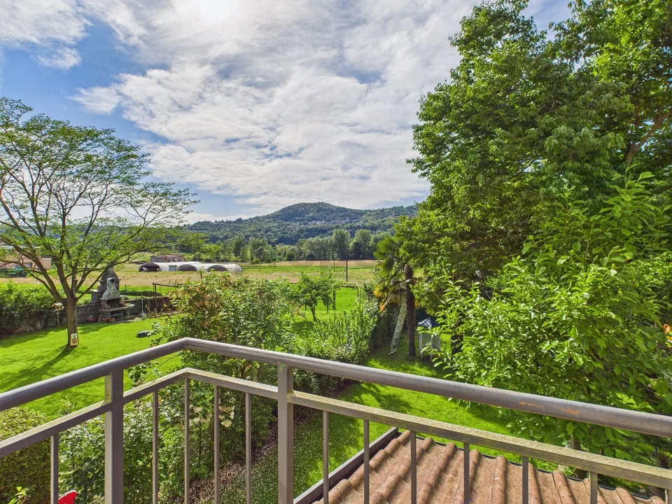 Ruhe und Natur: wunderschönes Haus mit großem Garten