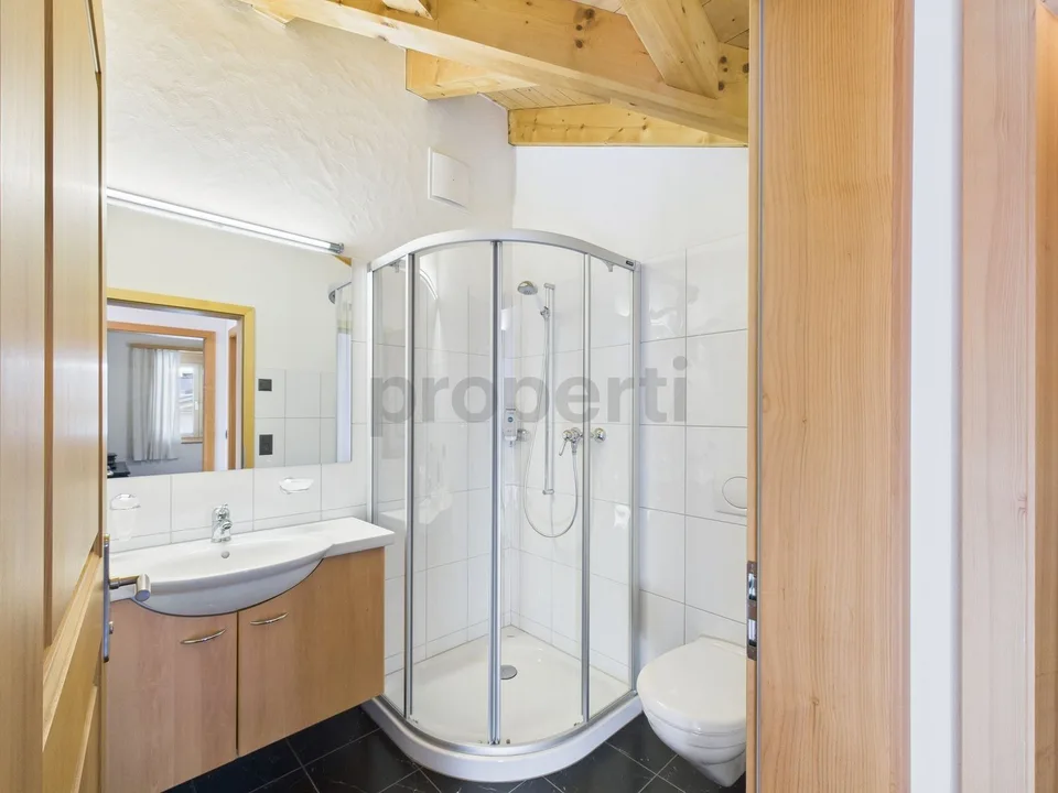 Appartamento lussuoso ed elegante di 6,5 locali in mansarda a Meiringen
