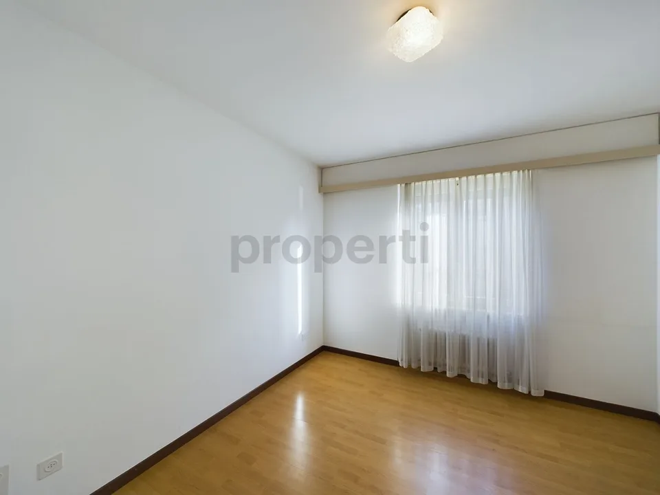 OCCASION - GRAND APPARTEMENT 2.5 PIÈCES DANS UN EMPLACEMENT STRATÉGIQUE À MENDRISIO