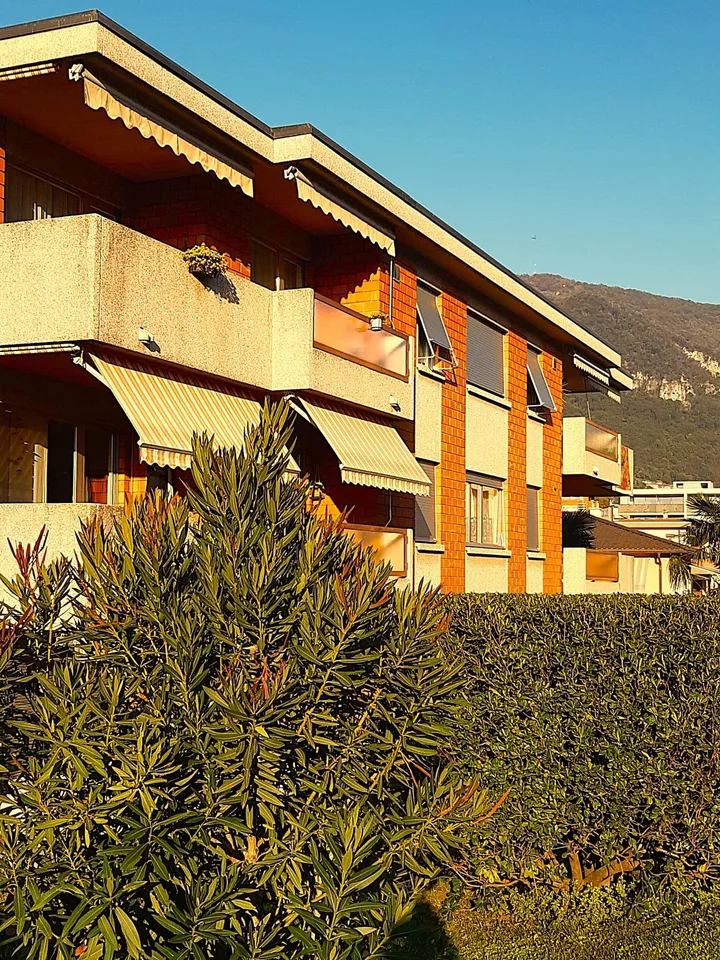 OCCASION - GRAND APPARTEMENT 2.5 PIÈCES DANS UN EMPLACEMENT STRATÉGIQUE À MENDRISIO