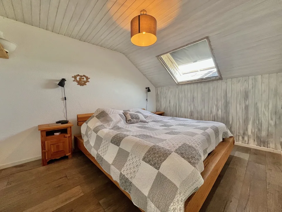 Villa with 6.5 rooms, large garden, pool,...