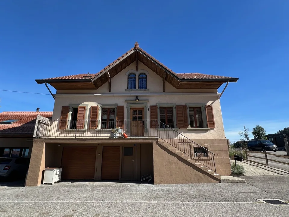 Villa with 6.5 rooms, large garden, pool,...