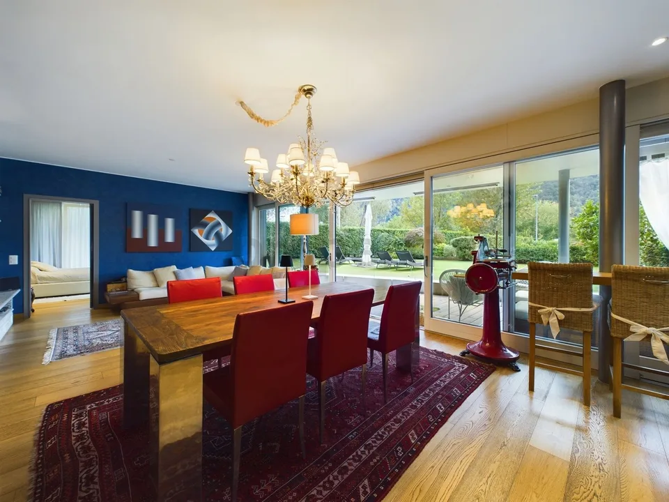 Appartamento 4.5  in bellissima posizione sul lago, PT con grande giardino / 4.5 Zimmer Wohnung in schöner Seelage, EG mit grossem Garten
