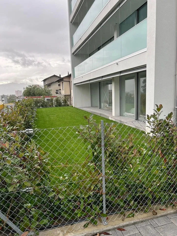 Appartement 4.5 pièces moderne et confortable à Vacallo: Espace, luxe et confort