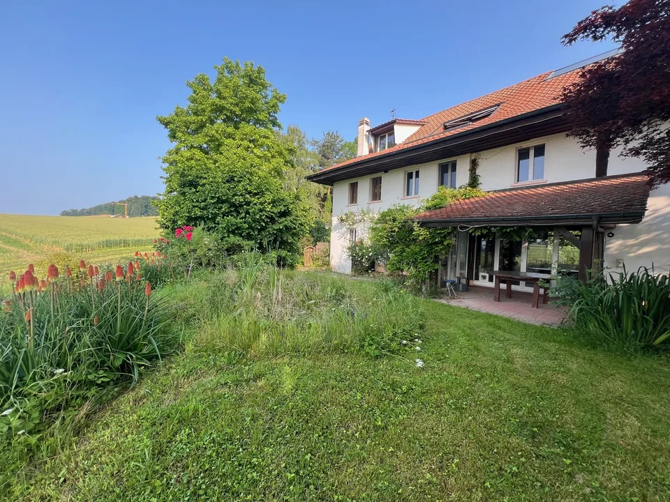 Ferme transformée en 2 spacieux appartements