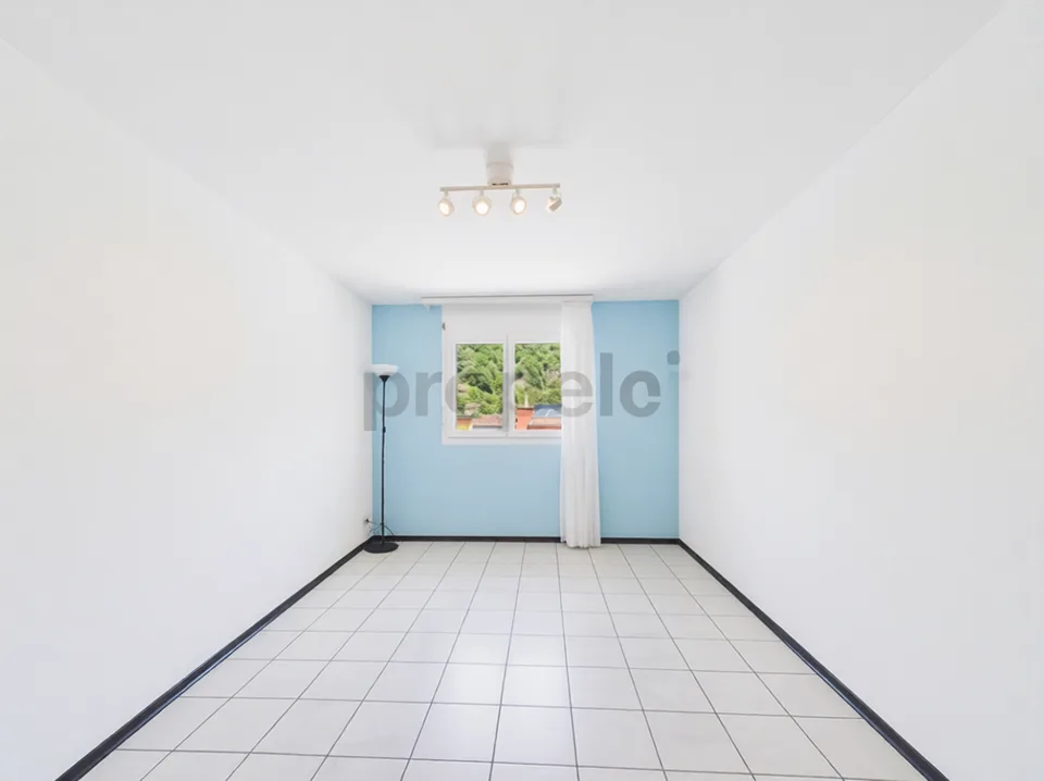 Geräumige 4.5-Zimmer-Wohnung im Herzen von Castione - Strategische Lage und optimale Ausrichtung